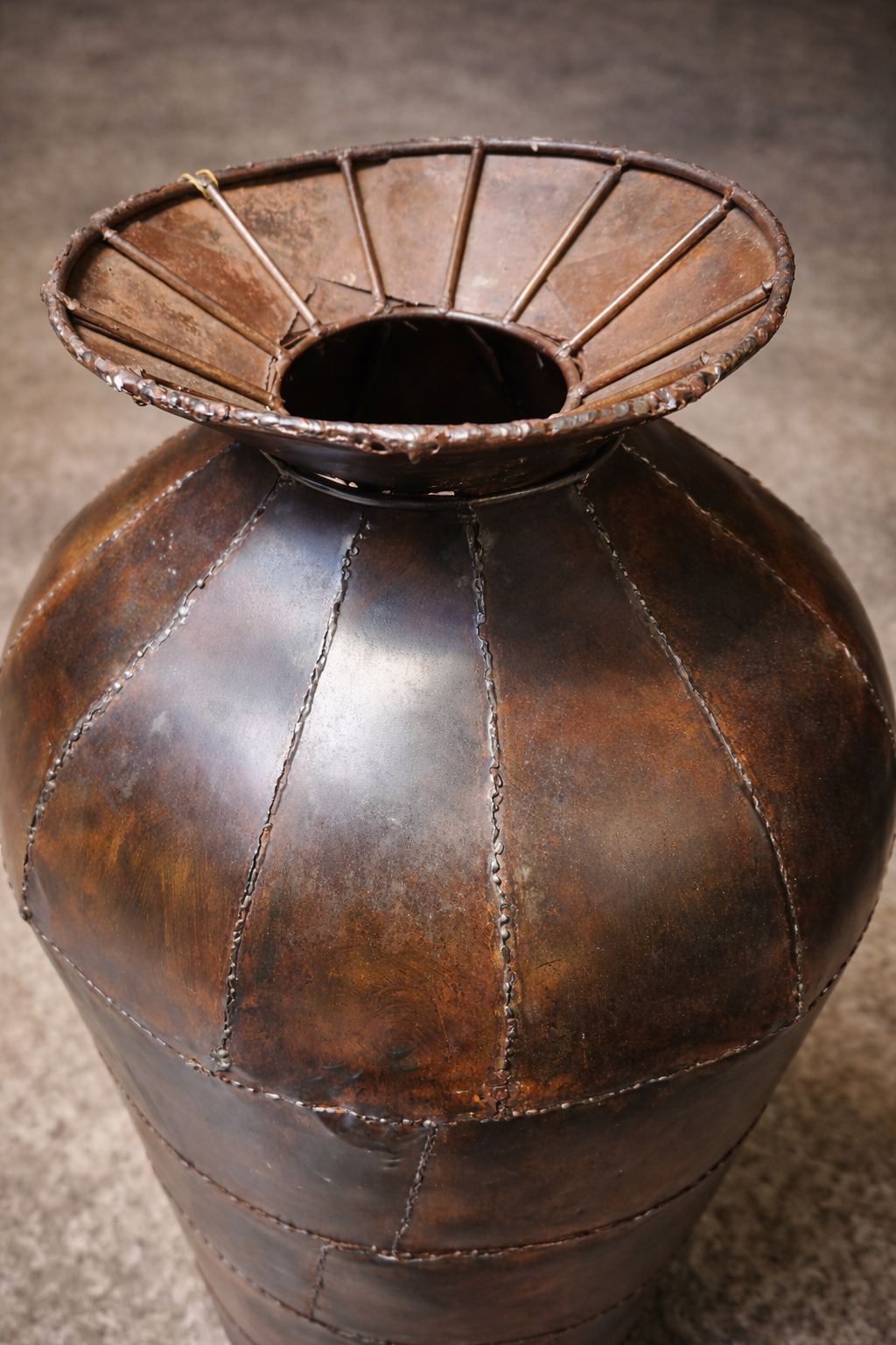 Jarrón Metálico Decorativo