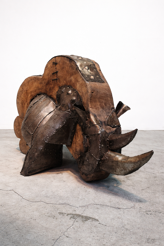 Rinoceronte Decorativo en Madera Nativa y Fierro
