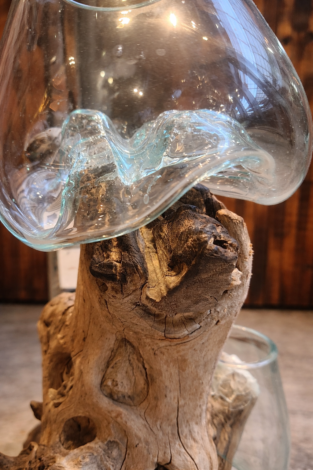 Florero Rústico en Madera y Vidrio