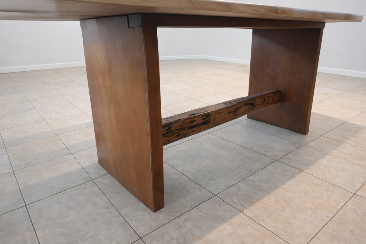Base de coihue con patas en ángulo para mesa de comedor