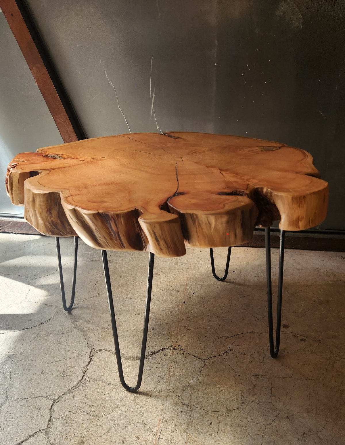 Cubierta de coihue en pieza natural para mesa de centro