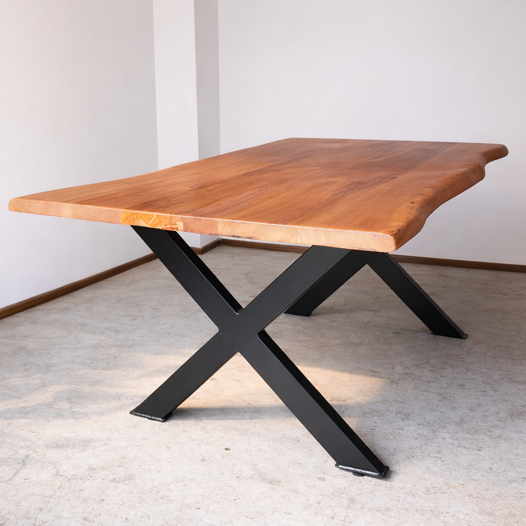 Mesa de comedor de lenga natural con base Cross de fierro