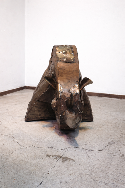 Rinoceronte Decorativo en Madera Nativa y Fierro